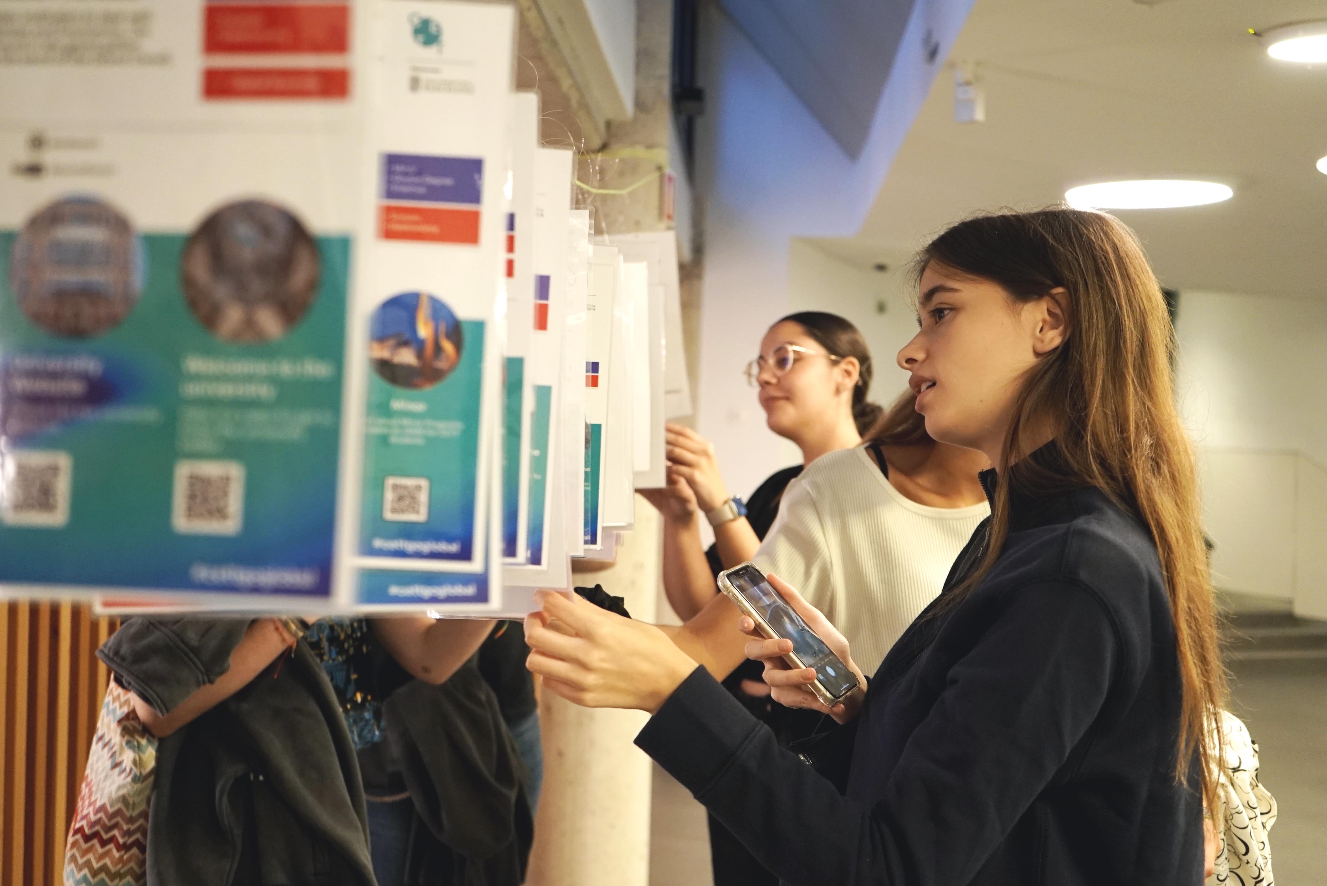 Photography from: 5 ventajas de realizar un intercambio universitario | CETT